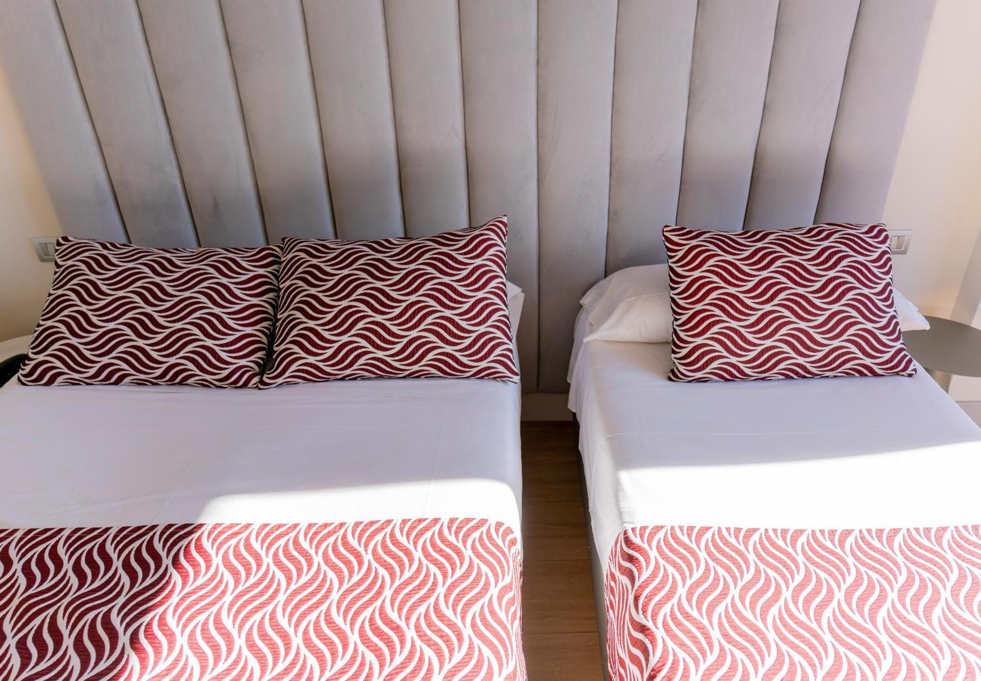 Hostal Juliette-Gran Via — Photos 1
